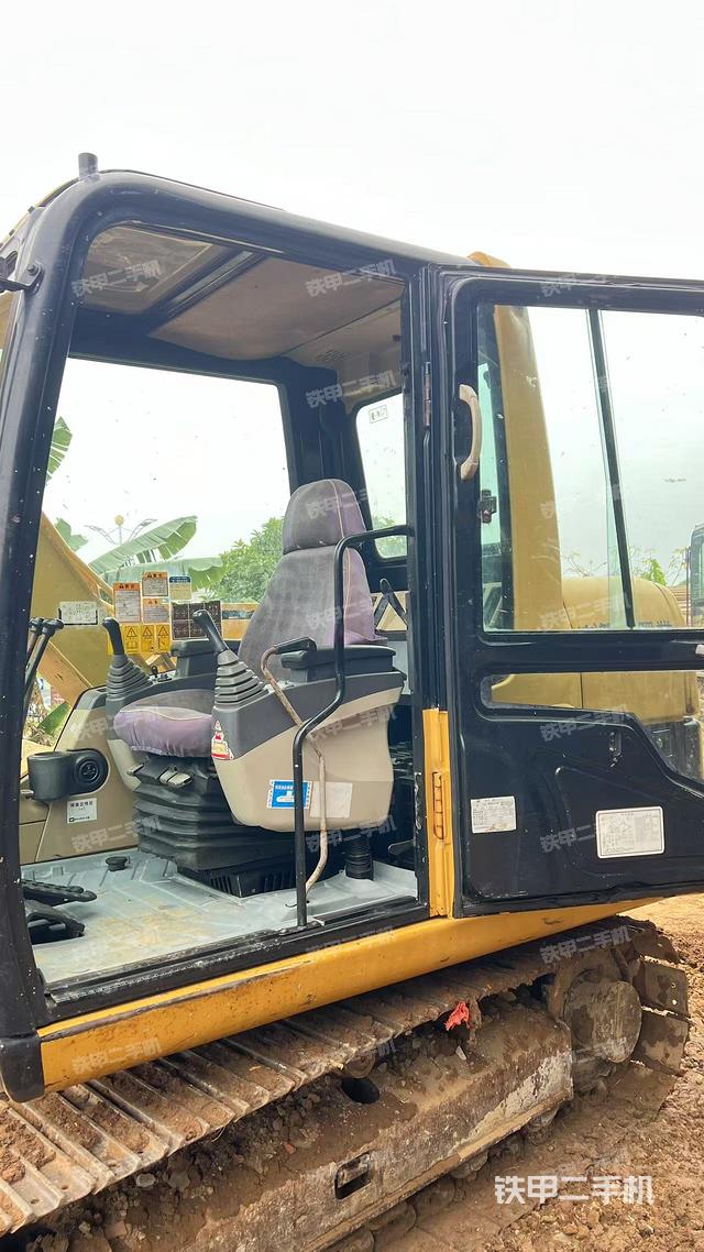 驾驶室整体（整机外观）