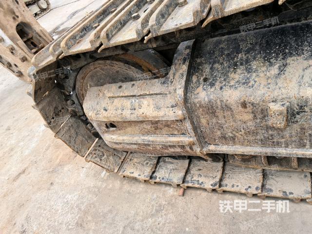 左側(cè)履帶整體?(行走機(jī)構(gòu)) 左側(cè)履帶整體?(行走機(jī)構(gòu))