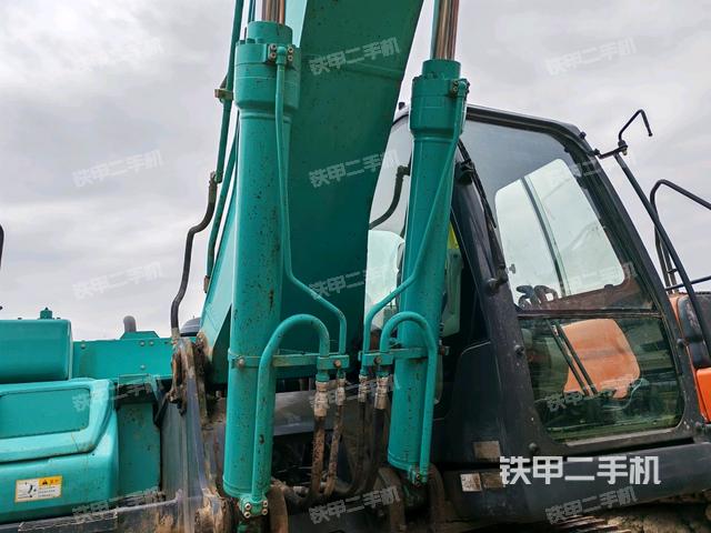 大臂油缸整體?豎拍(工作和回轉(zhuǎn)裝置) 大臂油缸整體?豎拍(工作和回轉(zhuǎn)裝置)