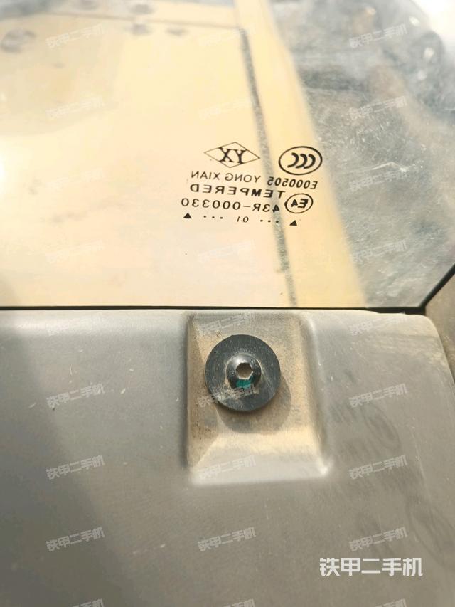 后窗玻璃角標(biāo)(駕駛室部分) 后窗玻璃角標(biāo)(駕駛室部分)