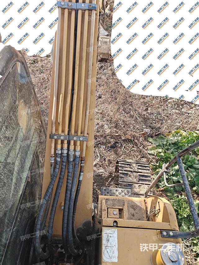 大臂背部俯視（工作和回轉(zhuǎn)裝置）