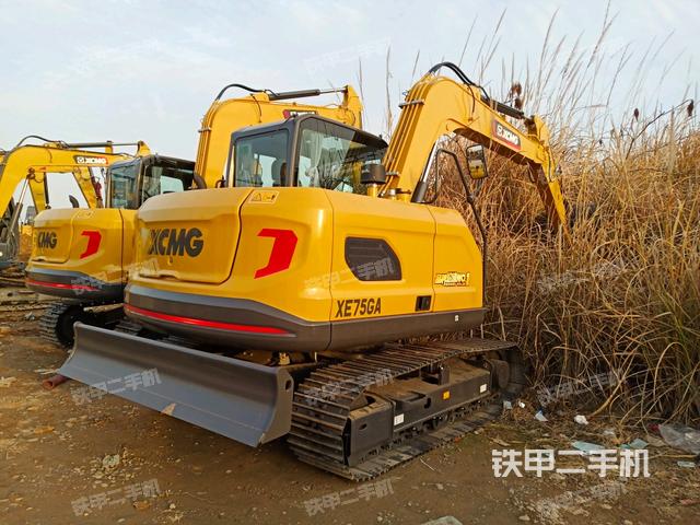 整機(jī)右后45°(整機(jī)外觀) 整機(jī)右后45°(整機(jī)外觀)