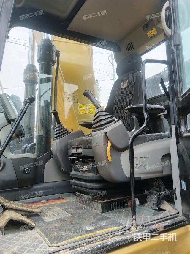 駕駛室整體（整機(jī)外觀）