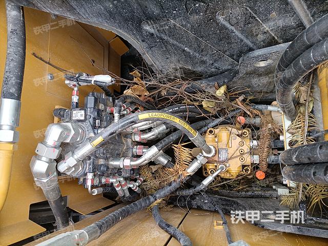 回轉(zhuǎn)馬達和主控閥（整機外觀）