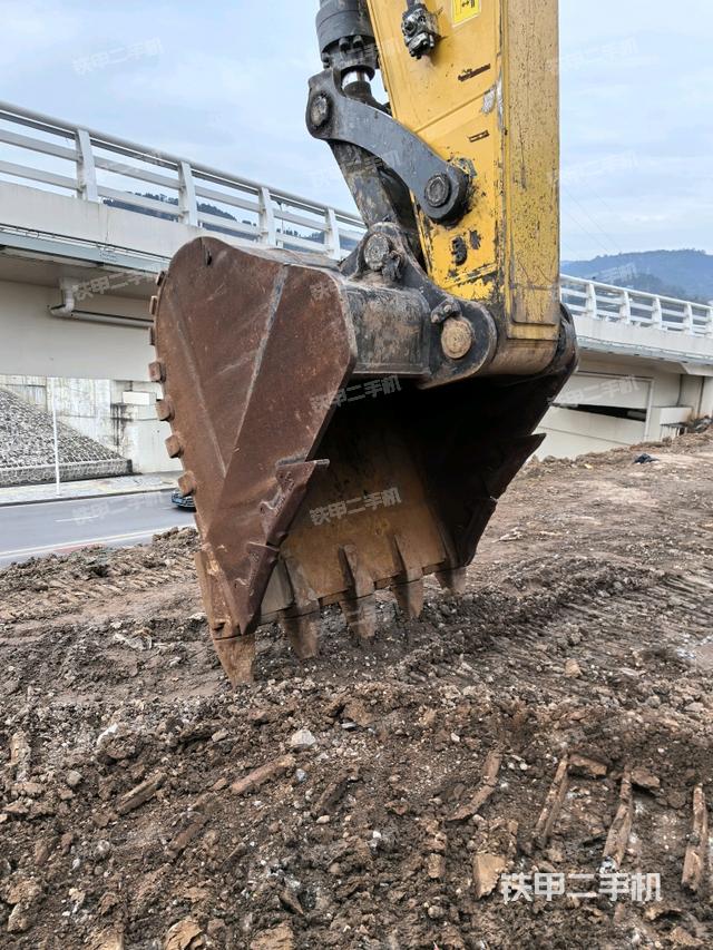 小臂整體左后（工作和回轉(zhuǎn)裝置）