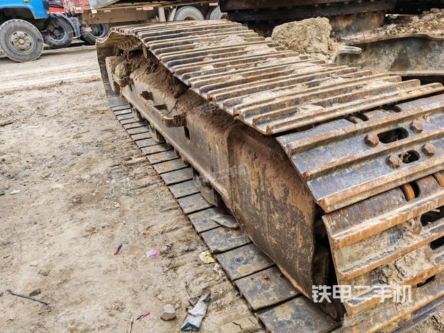 左側(cè)履帶整體?(行走機(jī)構(gòu)) 左側(cè)履帶整體?(行走機(jī)構(gòu))