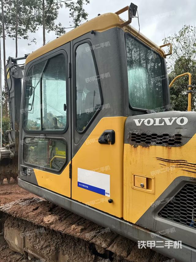 驾驶室整体（整机外观）