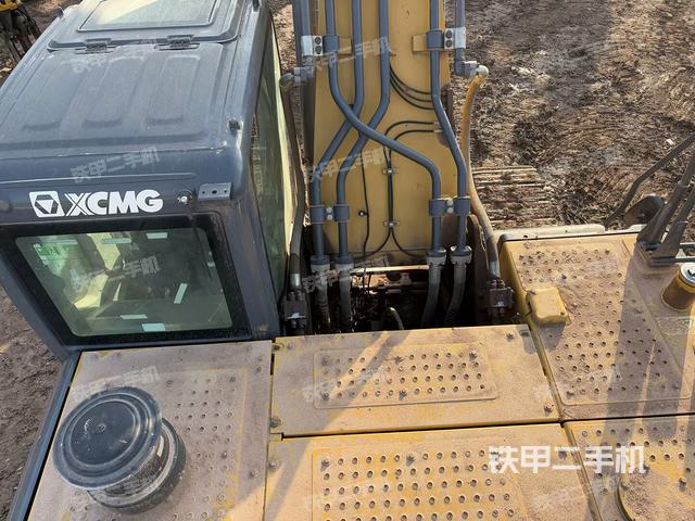 驾驶室顶部（整机外观）