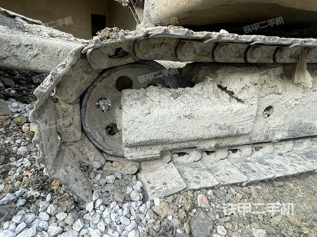 右驅(qū)動輪（行走機(jī)構(gòu)）