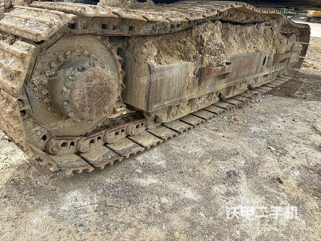 右驅(qū)動輪（行走機(jī)構(gòu)）