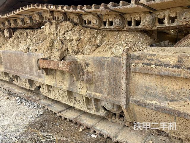 左驅(qū)動輪（行走機(jī)構(gòu)）