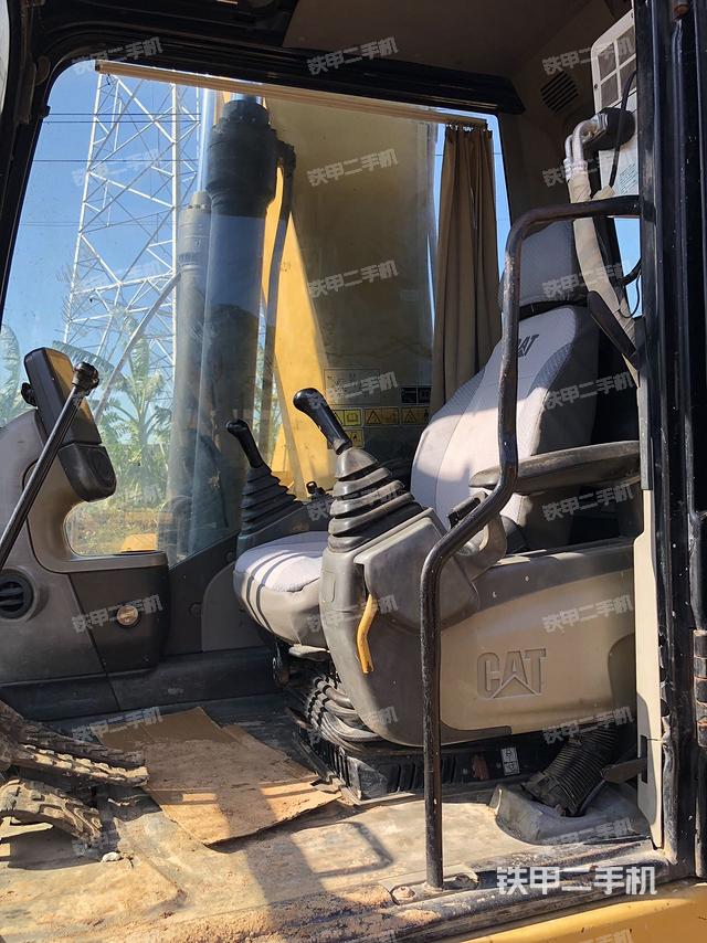 驾驶室整体（整机外观）