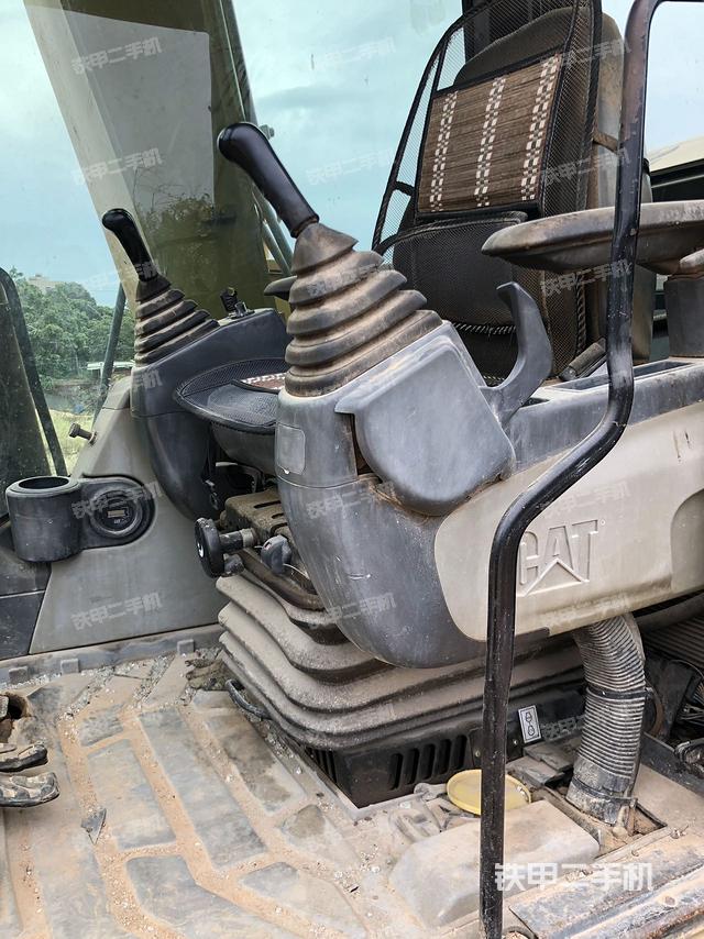 驾驶室整体（整机外观）