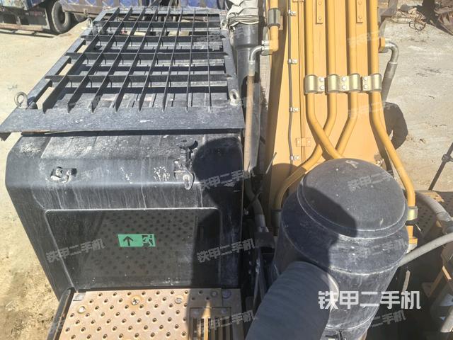 駕駛室頂部（整機外觀）