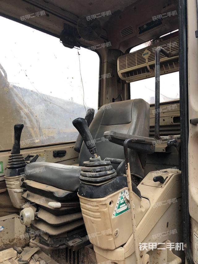 驾驶室整体（整机外观）