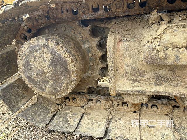 右側(cè)履帶整體(行走機(jī)構(gòu)) 右側(cè)履帶整體(行走機(jī)構(gòu))