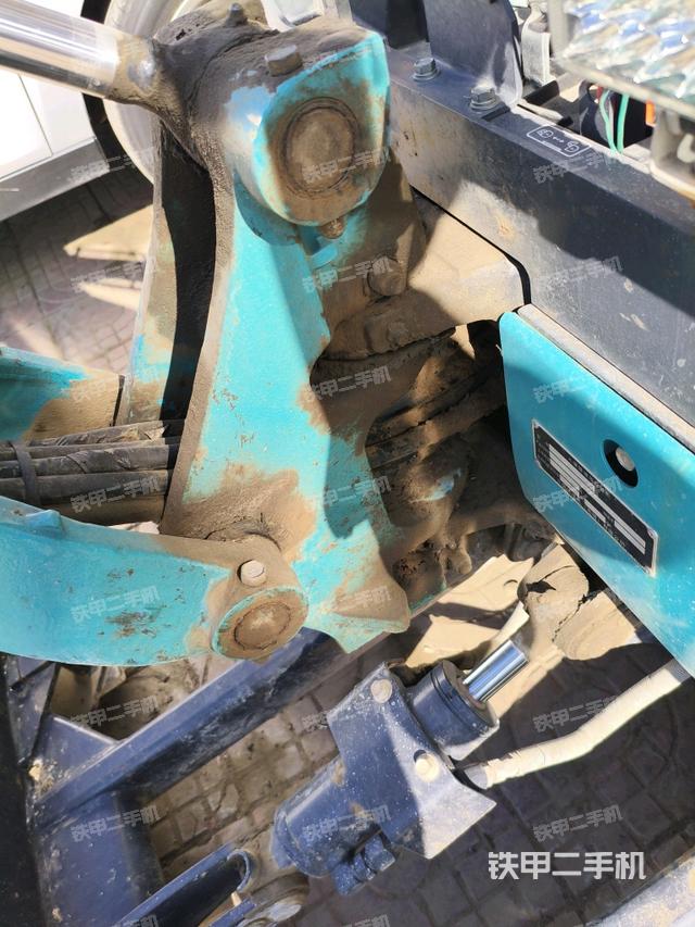 大臂根部?斜（工作和回轉(zhuǎn)裝置）