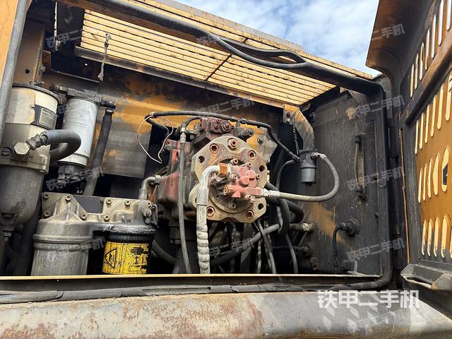 液壓泵斜45?左（大件艙室）