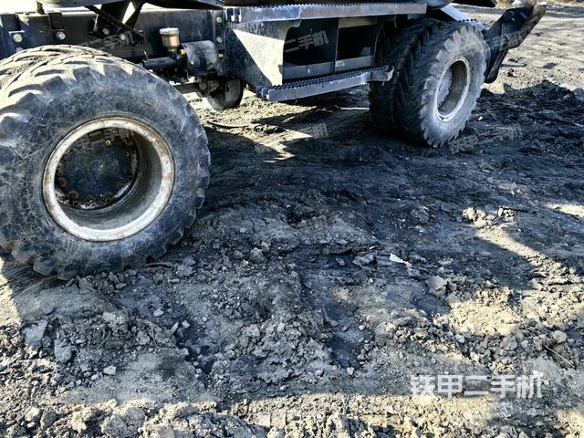 左側(cè)履帶整體?（行走機構(gòu)）