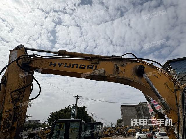 大臂根部?斜視(工作和回轉(zhuǎn)裝置) 大臂根部?斜視(工作和回轉(zhuǎn)裝置)