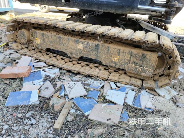 右側(cè)履帶整體?（行走機(jī)構(gòu)）