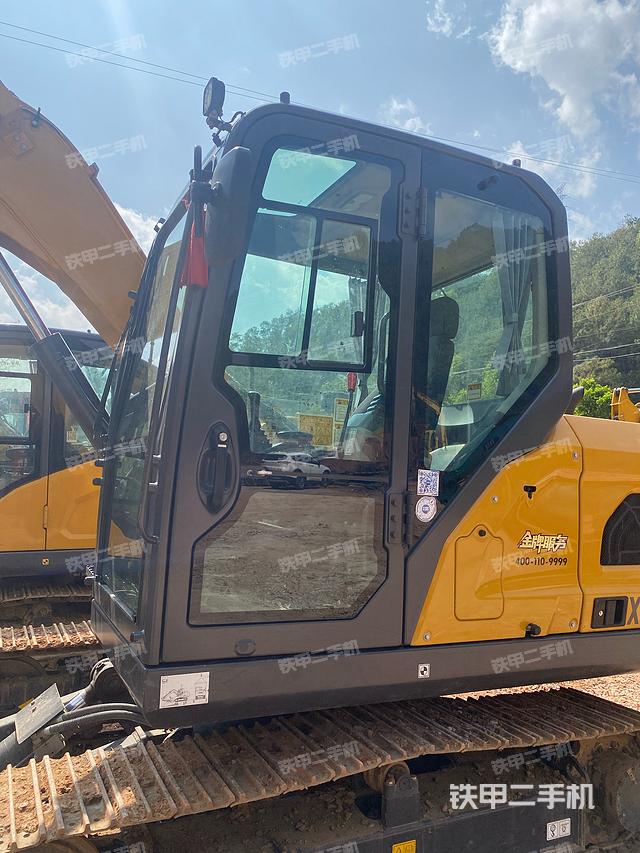 駕駛室整體(整機外觀) 駕駛室整體(整機外觀)