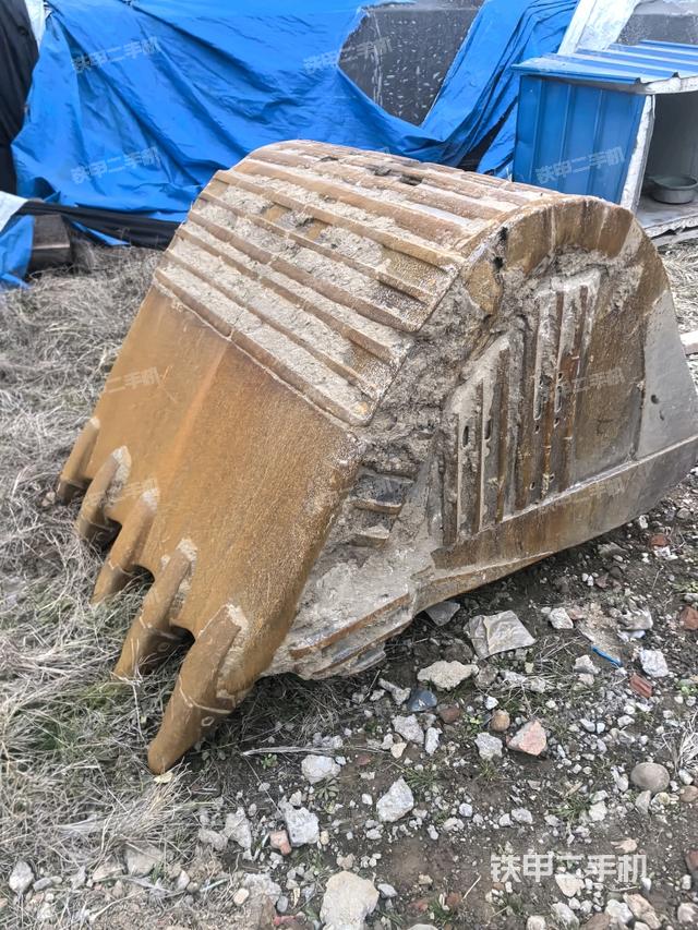 鏟斗右后整體（工作和回轉(zhuǎn)裝置）