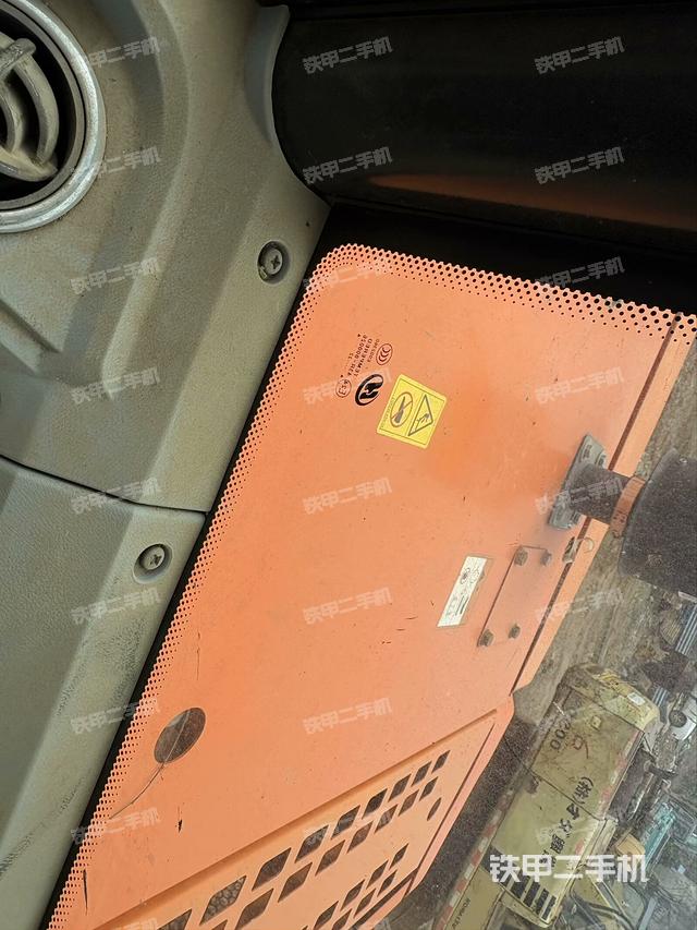 后窗玻璃角標(biāo)（駕駛室部分）