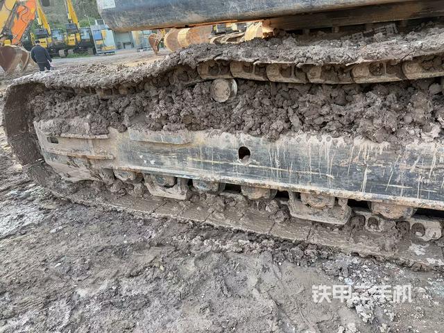 单侧履带整体（整机外观）