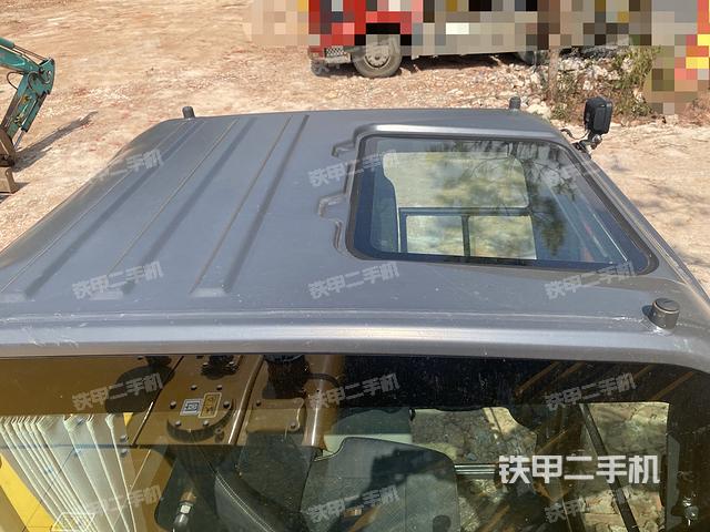 駕駛室頂部(整機外觀) 駕駛室頂部(整機外觀)