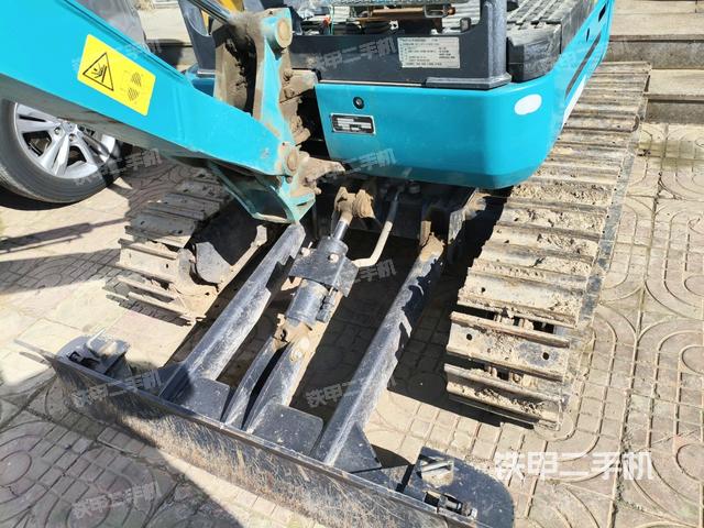 轉(zhuǎn)盤和下車架正前（工作和回轉(zhuǎn)裝置）