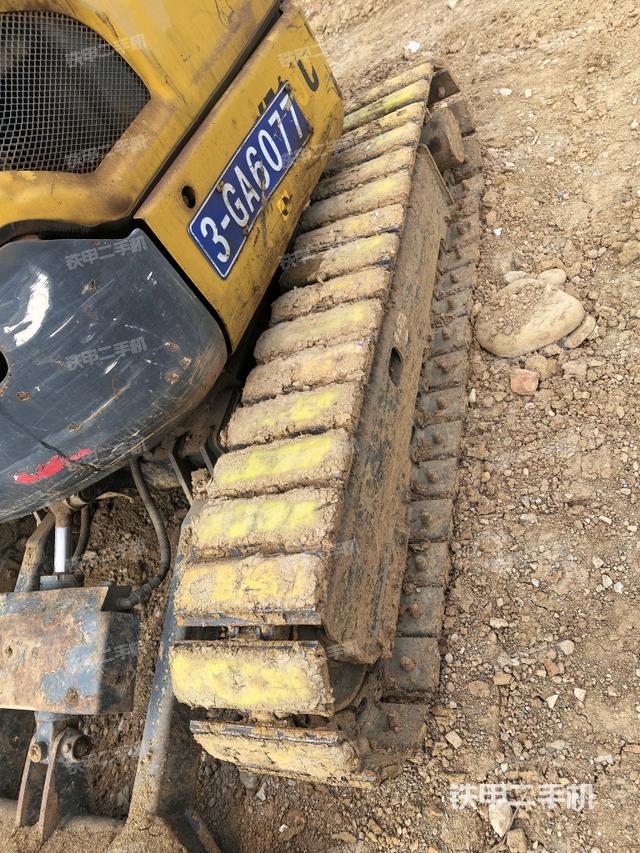 右側(cè)履帶整體?（行走機(jī)構(gòu)）