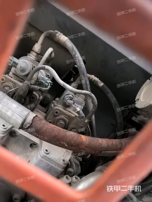 液壓泵斜45?左（大件艙室）