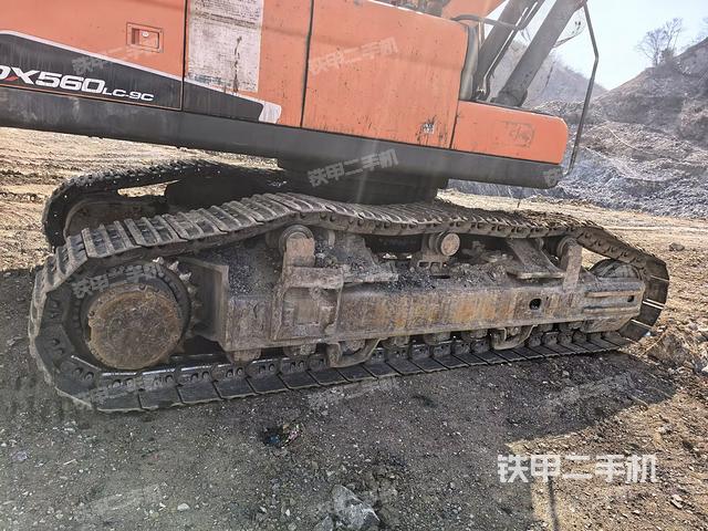 右側(cè)履帶整體(行走機(jī)構(gòu)) 右側(cè)履帶整體(行走機(jī)構(gòu))