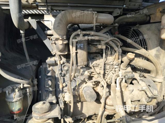 發(fā)動(dòng)機(jī)室（上車(chē)部件）