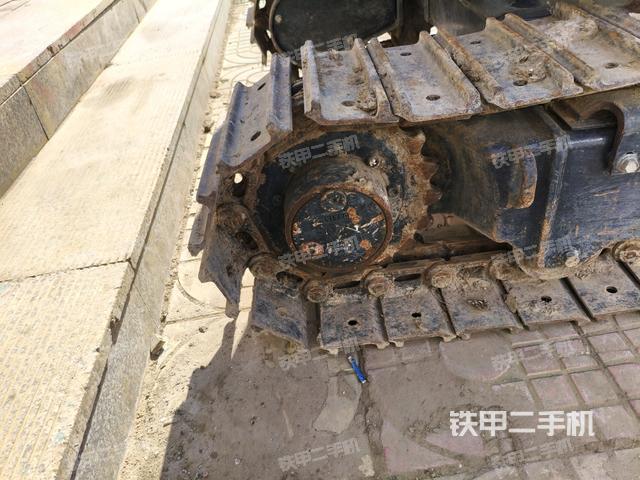 左驅(qū)動(dòng)輪（行走機(jī)構(gòu)）