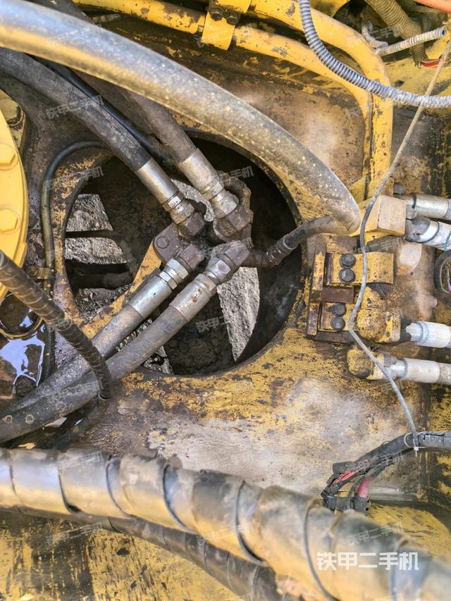 中央回轉(zhuǎn)接頭特寫（上車部件）