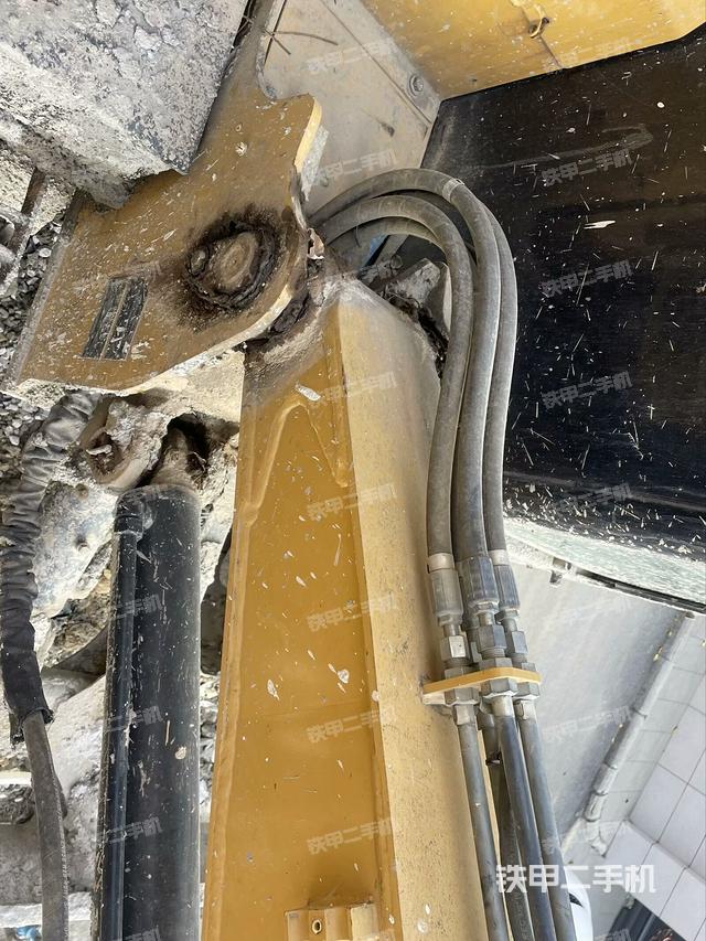 大臂背部俯視（工作和回轉(zhuǎn)裝置）