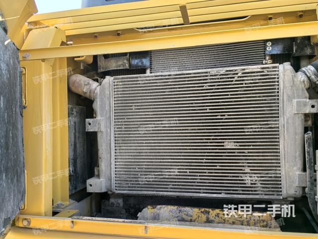 散熱器正面（大件艙室）