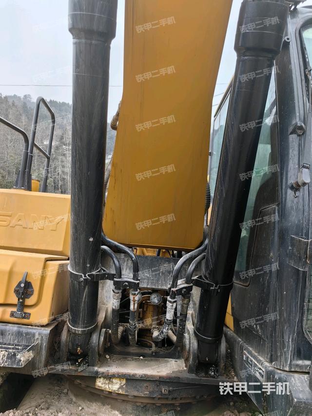 大臂油缸整體?豎拍(工作和回轉(zhuǎn)裝置) 大臂油缸整體?豎拍(工作和回轉(zhuǎn)裝置)