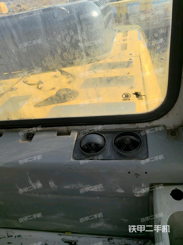 后窗玻璃角標（駕駛室部分）