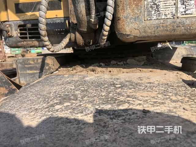 轉(zhuǎn)盤和下車架正前（工作和回轉(zhuǎn)裝置）