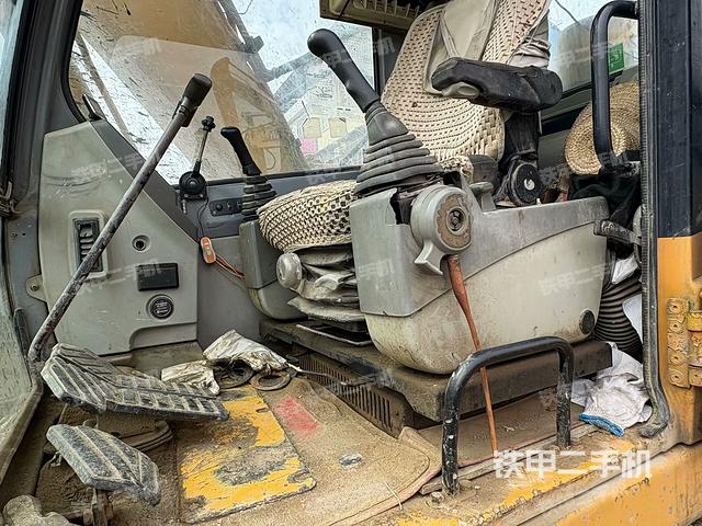 座椅左側(cè)控制臺(tái)/音響/含左手柄(駕駛室部分) 座椅左側(cè)控制臺(tái)/音響/含左手柄(駕駛室部分)