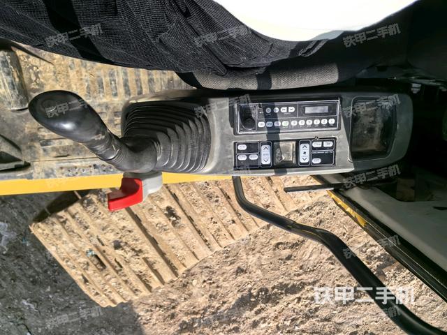 座椅左側(cè)控制臺/音響/含左手柄（駕駛室部分）