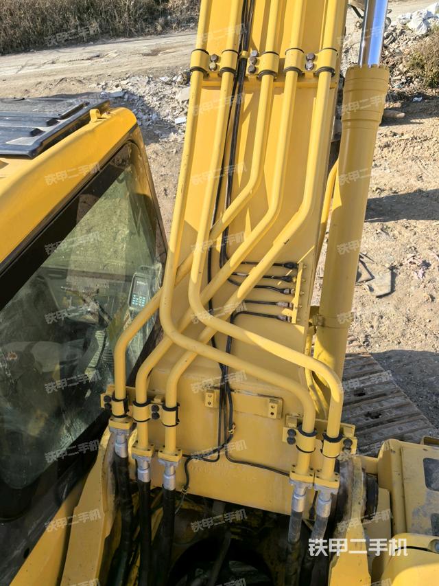 大臂背部俯視（工作和回轉(zhuǎn)裝置）