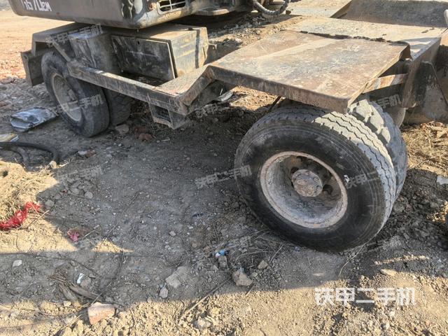 左側(cè)履帶整體?（行走機(jī)構(gòu)）