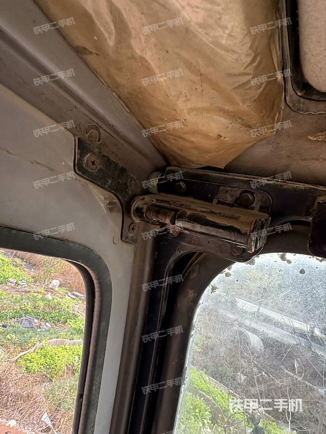 右側(cè)玻璃角標(biāo)(駕駛室部分) 右側(cè)玻璃角標(biāo)(駕駛室部分)