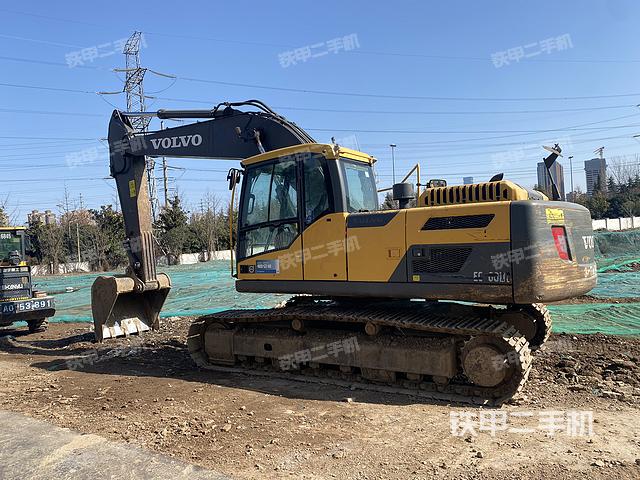 驾驶室顶部（整机外观）