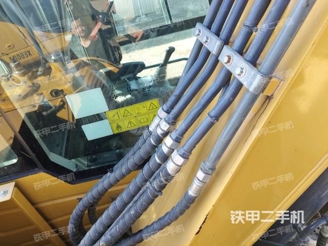 大臂背部俯視（工作和回轉(zhuǎn)裝置）