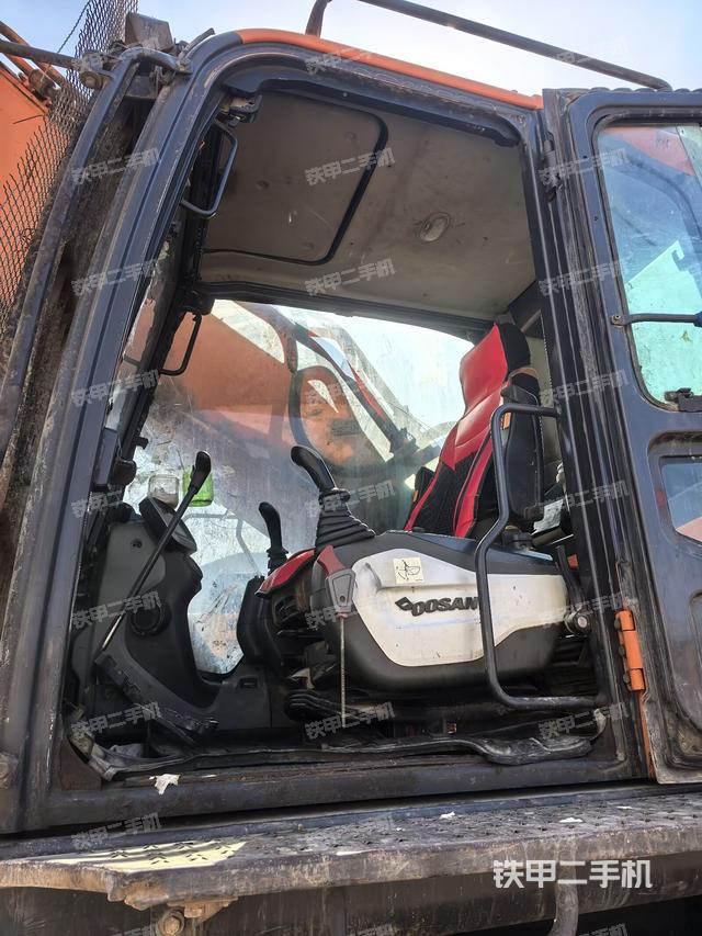 頂棚整體(駕駛室部分) 頂棚整體(駕駛室部分)